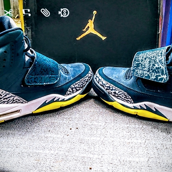 Air jordan spikes - Picture 3 of 4